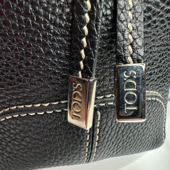 TOD'S BLACK LEATHER ICONIC PRINCESS DIANA SHOULDER BAG LIKE NEW ~EUC - Picture 10 of 17